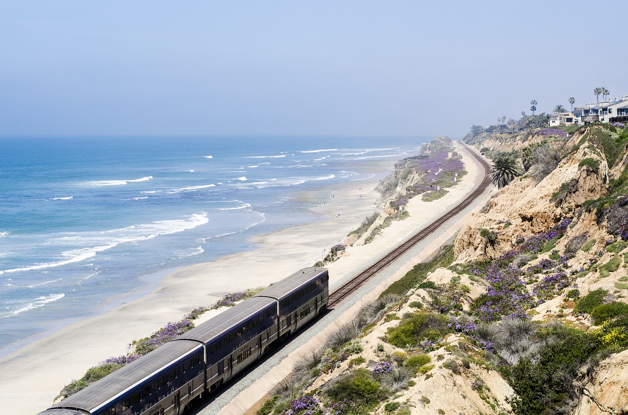 Metrolink train on the cliffs of Oceanside