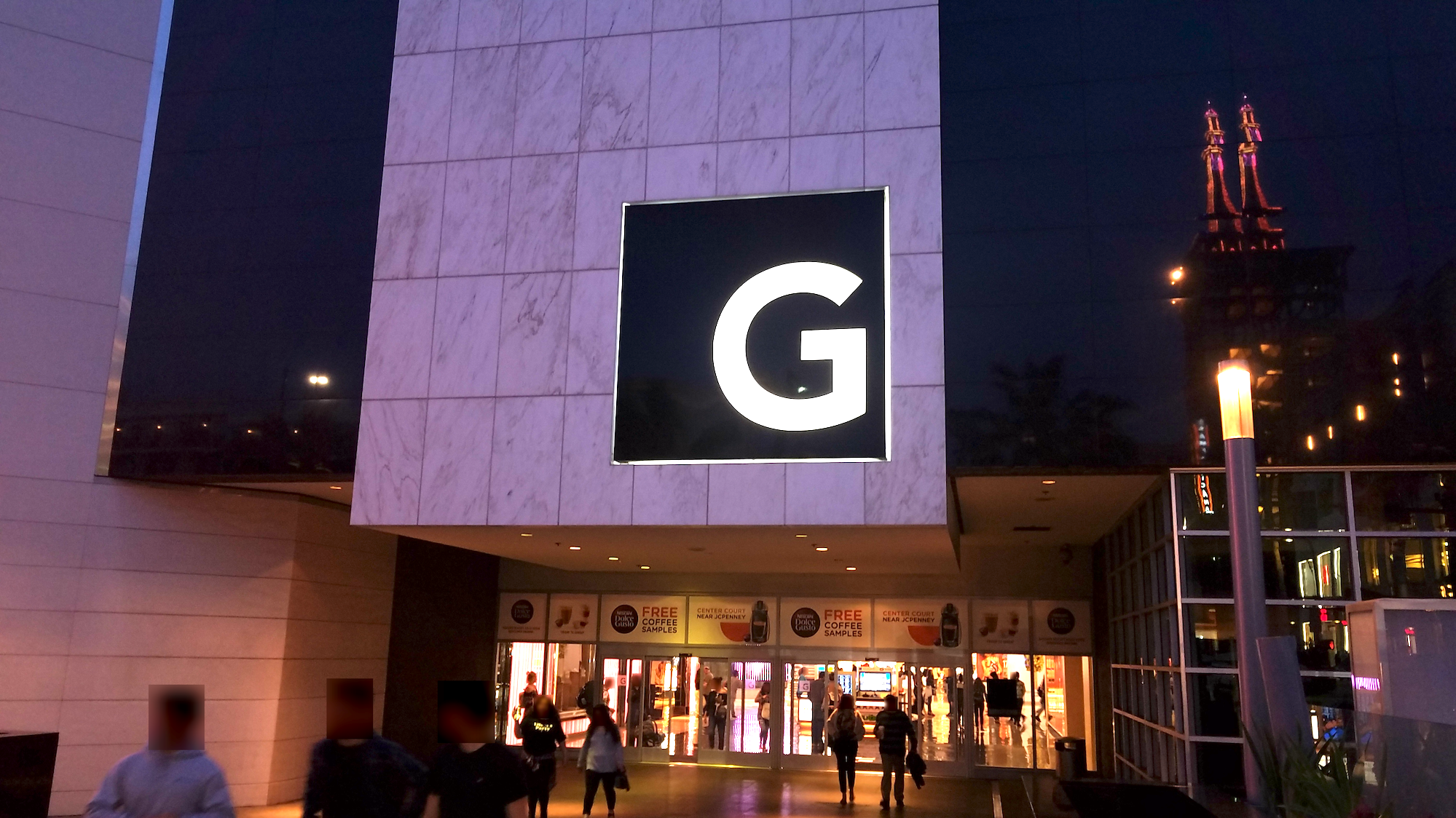 Glendale Galleria entrance