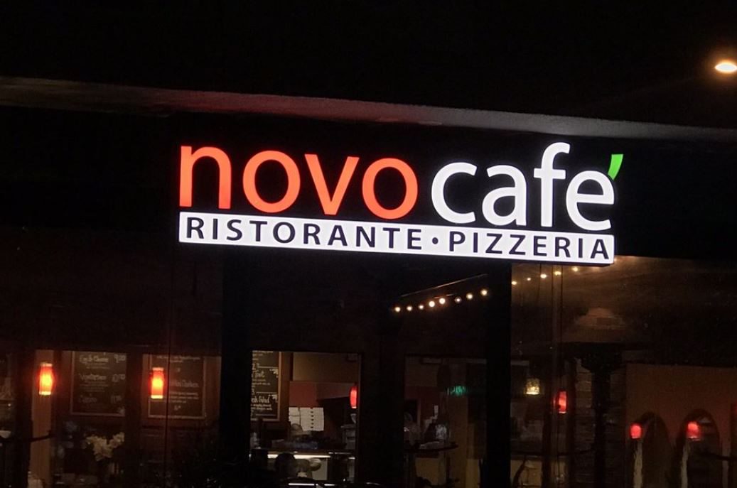 Novo Cafe Ristorante Pizzeria Sign