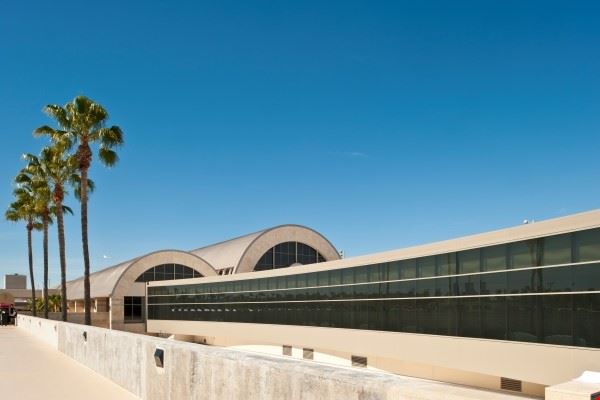 JOHN WAYNE AIRPORT (SNA)
