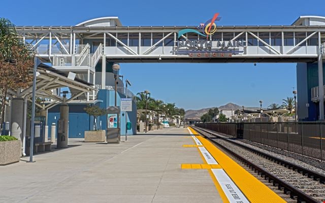 corona travel metro